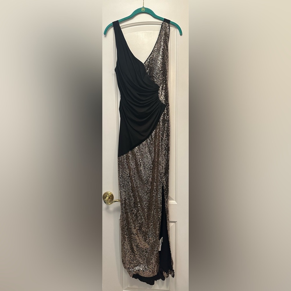 COLLECTION A BY ELENA WANG Size M Black and Gold Sequin Sleeveless Maxi Dress